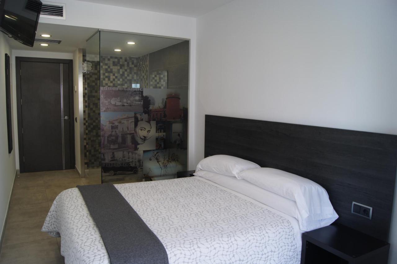 Hostal Sanmar Figueres  Kültér fotó