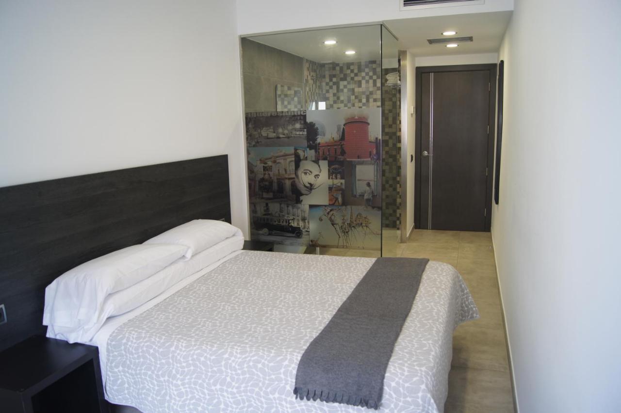 Hostal Sanmar Figueres  Kültér fotó
