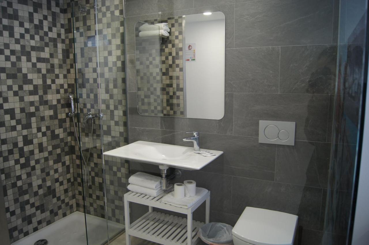 Hostal Sanmar Figueres  Kültér fotó