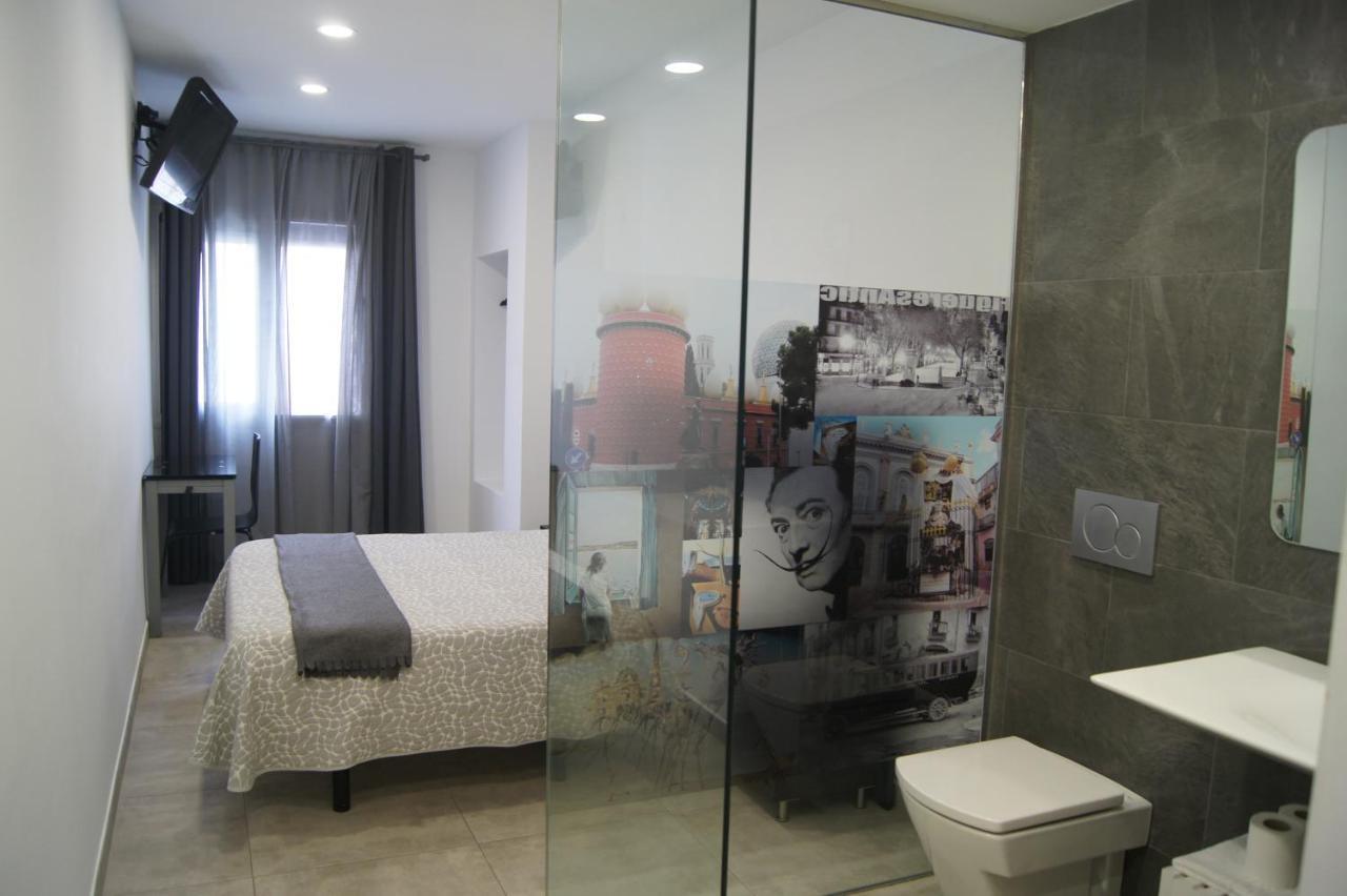 Hostal Sanmar Figueres  Kültér fotó
