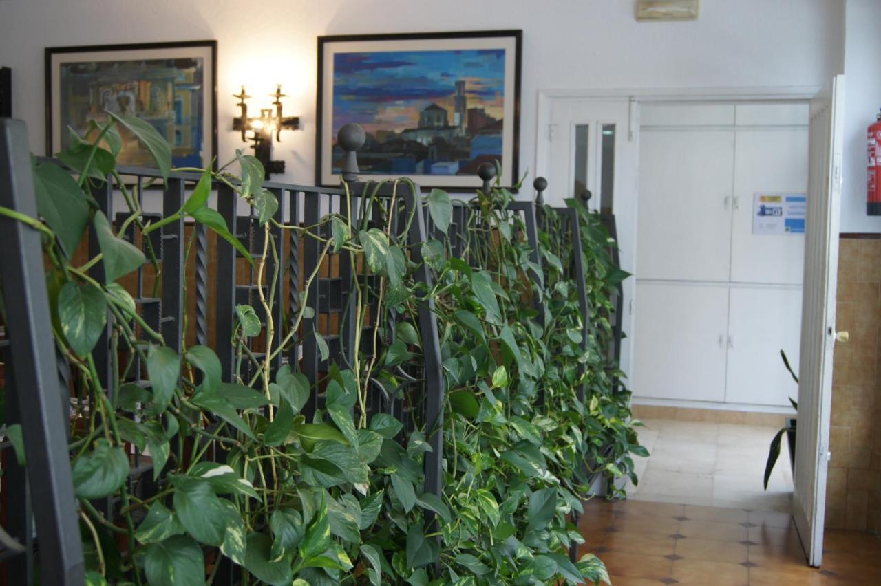 Hostal Sanmar Figueres  Kültér fotó