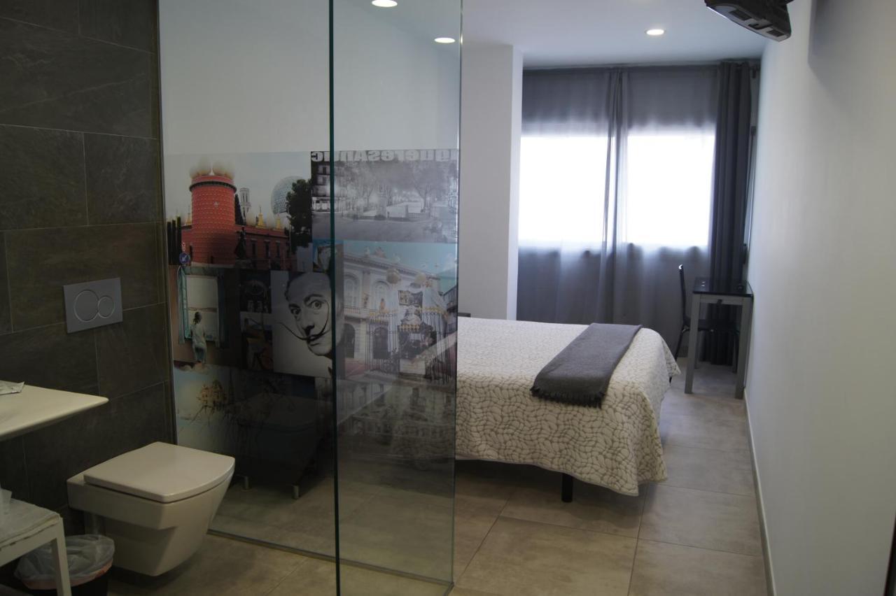 Hostal Sanmar Figueres  Kültér fotó