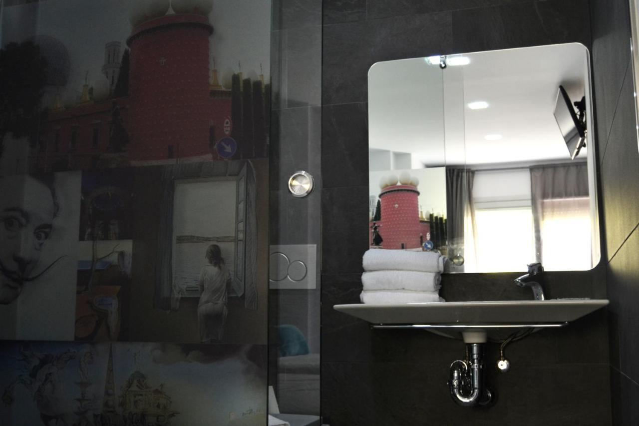 Hostal Sanmar Figueres  Kültér fotó
