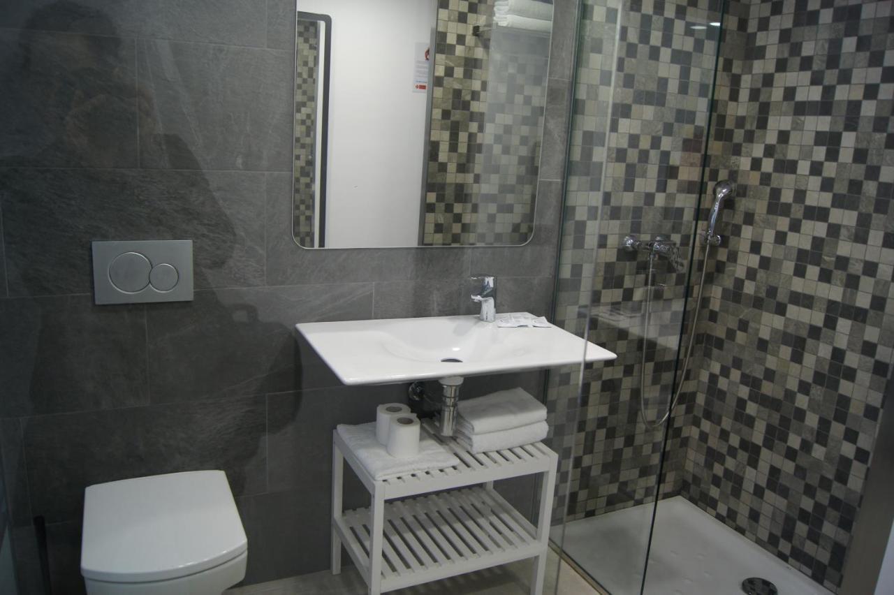 Hostal Sanmar Figueres  Kültér fotó