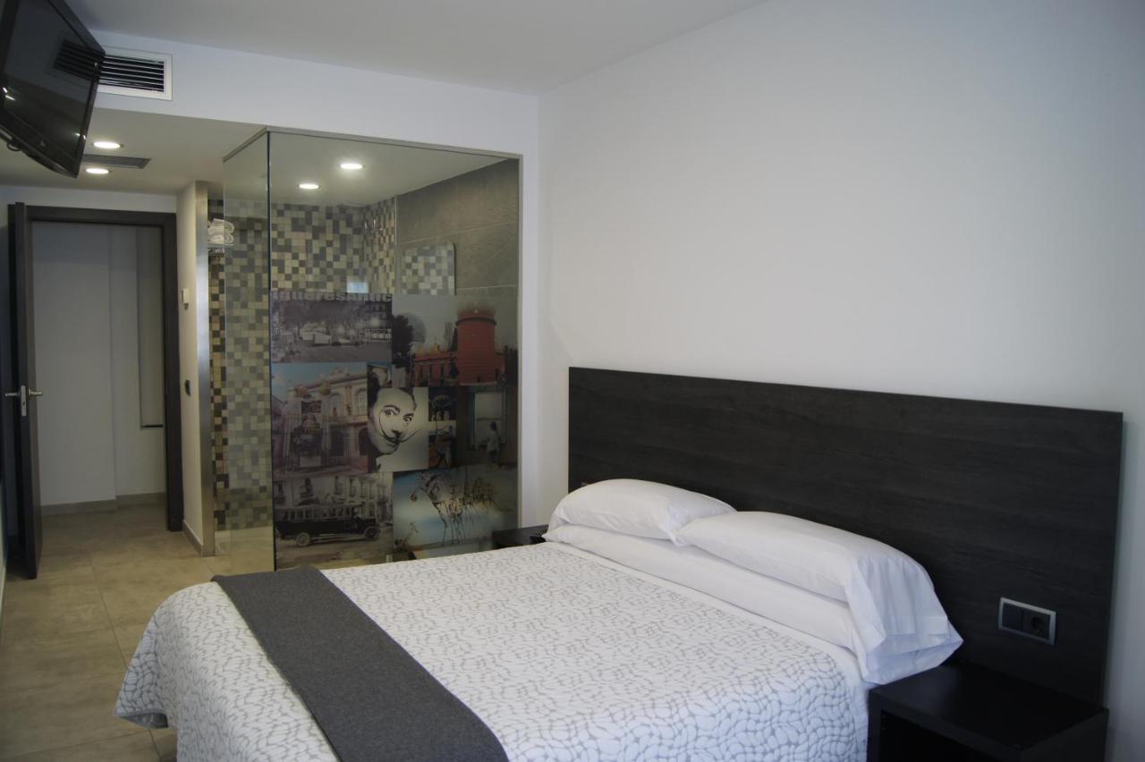 Hostal Sanmar Figueres  Kültér fotó