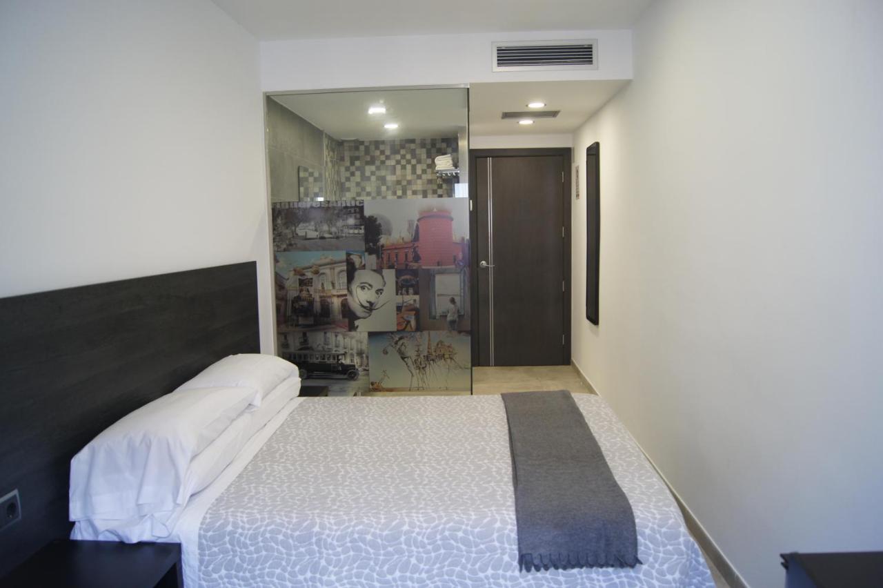 Hostal Sanmar Figueres  Kültér fotó